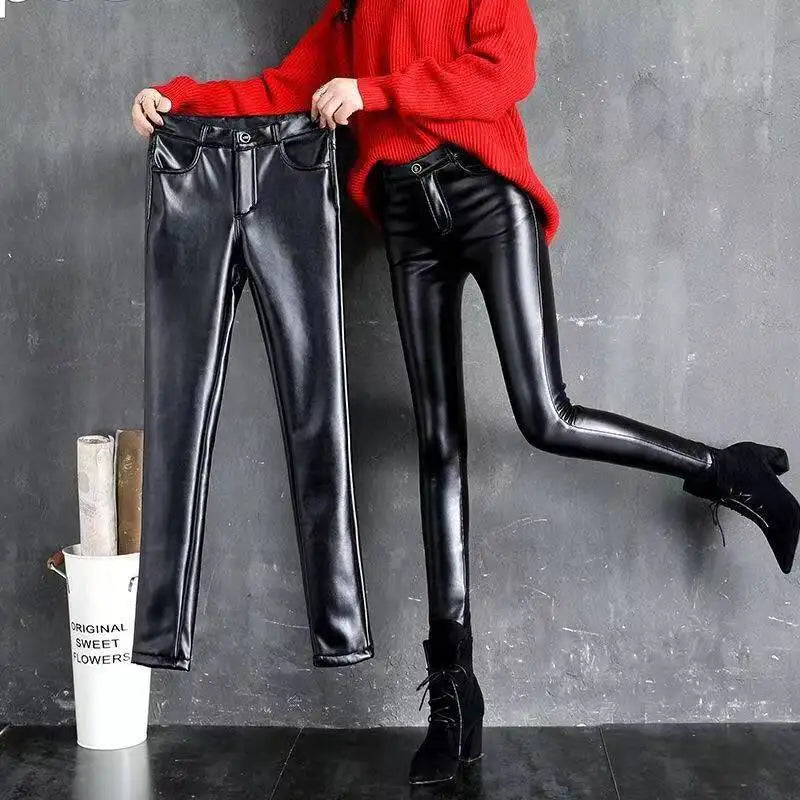 Cashmere PU Leather Pants Women's Autumn/Winter 2024 Thickened and Fleece High-Waisted Slim Fit Tight Warm Pants Leggings Black